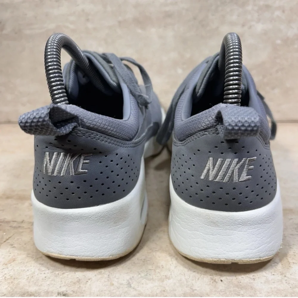 Nike‎ Gray Athletic Shoes
